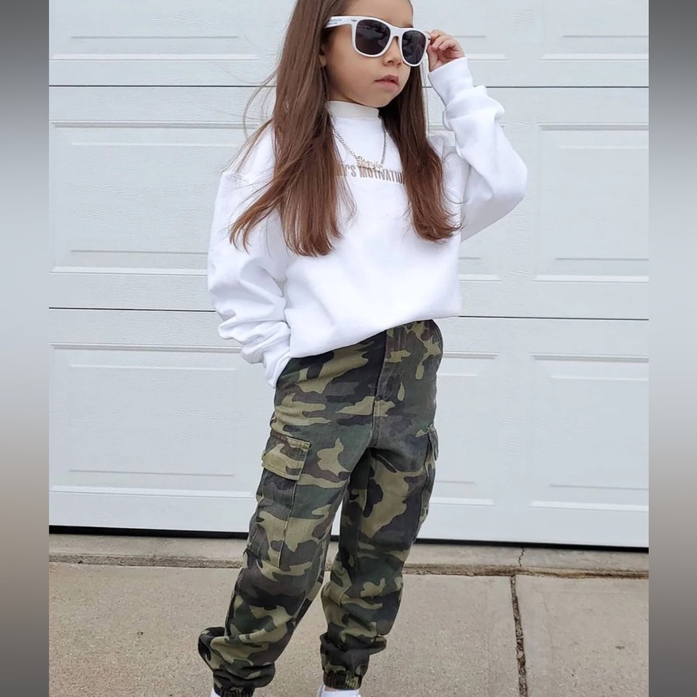 Girl Over sized camo pants - NWT - Size 5
